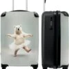 NoBoringSuitcases.com® Koffer - IJsbeer - Rok - Wit - Portret - Dieren - Trolley Op Wieltjes - Reiskoffer - Past Binnen 55x40x20 Cm En 55x35x25 Cm - Fotokoffer -Voyago Winkel 1000x1200 1
