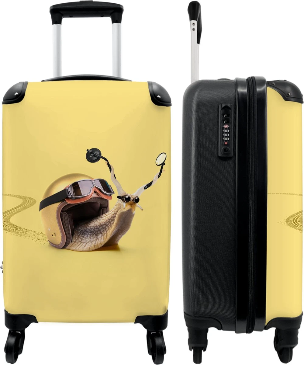 NoBoringSuitcases.com® Koffer - Slak - Helm - Racen - Kinderen - Past Binnen 55x40x20 Cm En 55x35x25 Cm - Handbagage - Trolley - Fotokoffer - Cabin Size - Print 3 NoBoringSuitcases.com® Koffer - Slak - Helm - Racen - Kinderen - Past Binnen 55x40x20 Cm En 55x35x25 Cm - Handbagage - Trolley - Fotokoffer - Cabin Size - Print