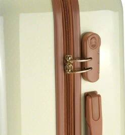 Princess Traveller Trendy Dots - Reiskoffer - Crème - M - 66cm 12 Princess Traveller Trendy Dots - Reiskoffer - Crème - M - 66cm -Voyago Winkel 1112x1200