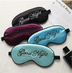 Merkloos Zijden Verduisterende Slaapmasker Voor Volwassenen - Goodnight - Vrouwen En Mannen - Verstelbaar - Oogmasker - Nachtmasker - Reismasker - Slaap Masker - Oog Masker - Roze -Voyago Winkel 1195x1200 22