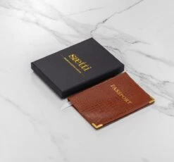 Saetti Paspoort Hoesje - Luxe Reisetui Paspoorthouder - Bruin - Echt Leer -Voyago Winkel 1200x1117 15