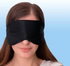 Northwall Premium Zijden Slaapmasker Met Opbergzakje - 100% Verduisterend Oogmasker - Verstelbaar - Zwart -Voyago Winkel 1200x1134 17