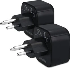 Kwmobile 2x Reisstekker Type J - Ideaal Voor Reizen In Zwitserland, Jordanië, Liechtenstein, Madagaskar En Malediven - Vakantiestekker In Zwart