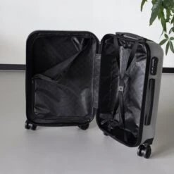 Handbagage Koffer 55cm Zilver 4 Wielen Trolley Met Pin Slot -Voyago Winkel 1200x1200 1167