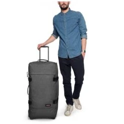 Eastpak TRANVERZ L Reiskoffer (79 X 40 X 33 Cm) - Black Denim -Voyago Winkel 1200x1200 125