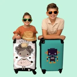 NoBoringSuitcases.com® Kinderkoffer - Trolley Op Wieltjes - Prinses - Hartjes - Kroon - Roze - Meisjes - Koffer Meisje - Past Binnen 55x40x20 Cm En 55x35x25 Cm - Reiskoffer - Fotokoffer -Voyago Winkel 1200x1200 1288