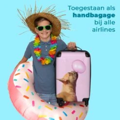 NoBoringSuitcases.com® Kinderkoffer - Hond - Dieren - Kauwgom - Roze - Kinderen - Trolley Kinderen - Past Binnen 55x40x20 Cm En 55x35x25 Cm - Reiskoffer Met Wielen - Koffertje 18 NoBoringSuitcases.com® Kinderkoffer - Hond - Dieren - Kauwgom - Roze - Kinderen - Trolley Kinderen - Past Binnen 55x40x20 Cm En 55x35x25 Cm - Reiskoffer Met Wielen - Koffertje -Voyago Winkel 1200x1200 1346