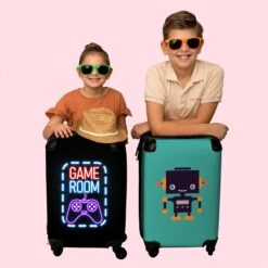 NoBoringSuitcases.com® Koffer - Trolley Op Wieltjes - Neon - Game Room - Tekst - Controller - Zwart - Reiskoffer - Past Binnen 55x40x20 Cm En 55x35x25 Cm - Koffertje - Trolley Handbagage -Voyago Winkel 1200x1200 1501
