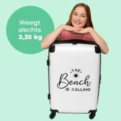 NoBoringSuitcases.com® Koffer Groot - Tekst - Strand - The Beach Is Calling - Zwart Wit - Vakantie - Trolley Koffer Met TSA-slot - Met Wielen - 90 Liter - Reiskoffer - 66 Cm -Voyago Winkel 1200x1200 1672