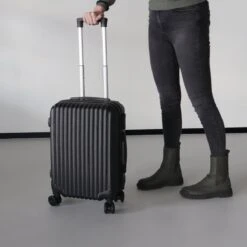 Handbagage Koffer 55cm Zwart 4 Wielen Trolley Met Pin Slot 13 Handbagage Koffer 55cm Zwart 4 Wielen Trolley Met Pin Slot -Voyago Winkel 1200x1200 1724