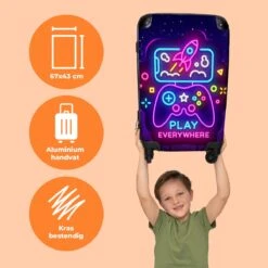 NoBoringSuitcases.com® Koffer Groot - Gaming - Console - Neon - Jongens - Trolley Koffer Met TSA-slot - Met Wielen - 90 Liter - Reiskoffer - 66 Cm 12 NoBoringSuitcases.com® Koffer Groot - Gaming - Console - Neon - Jongens - Trolley Koffer Met TSA-slot - Met Wielen - 90 Liter - Reiskoffer - 66 Cm -Voyago Winkel 1200x1200 1801