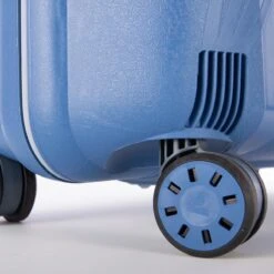 Roncato Light 4 Wiel Trolley 68 Avio Blue -Voyago Winkel 1200x1200 2145