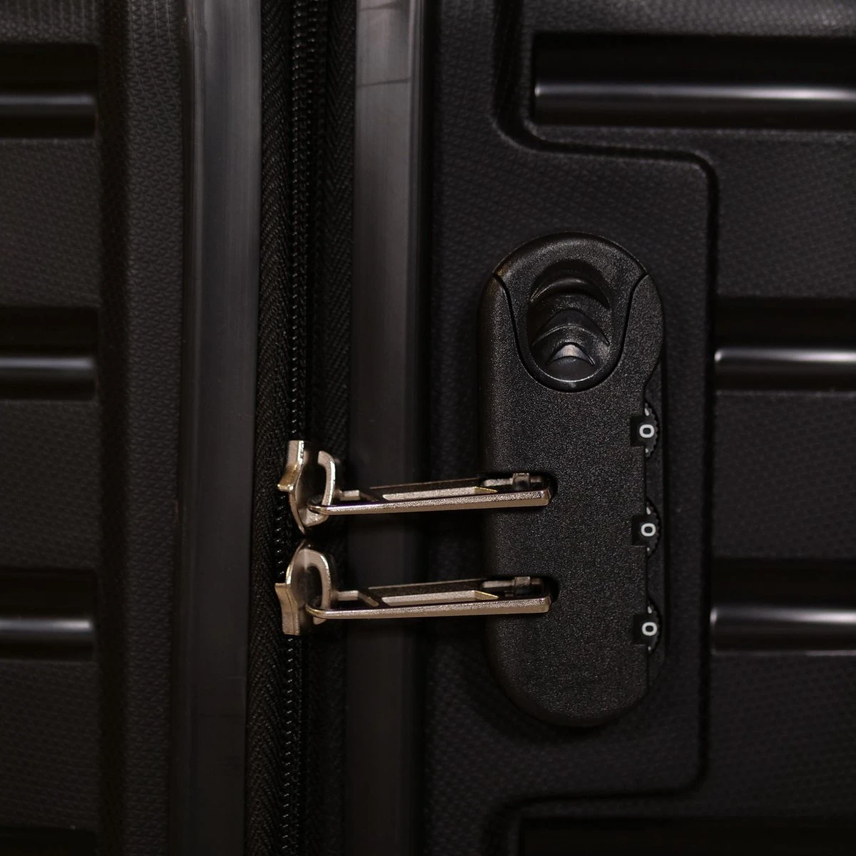 ©TROLLEYZ - Berlin No.11 - Reiskoffer 69cm Met Cijferslot - Dubbele Wielen - 360° Spinners - 100% Polypropyleen- Reiskoffer In Night Black 7 ©TROLLEYZ - Berlin No.11 - Reiskoffer 69cm Met Cijferslot - Dubbele Wielen - 360° Spinners - 100% Polypropyleen- Reiskoffer In Night Black - Afbeelding 5