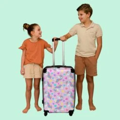 NoBoringSuitcases.com® Koffer Groot - Eenhoorn - Meisje - Patroon - Hartje - Trolley Koffer Met TSA-slot - Met Wielen - 90 Liter - Reiskoffer - 66 Cm -Voyago Winkel 1200x1200 2224