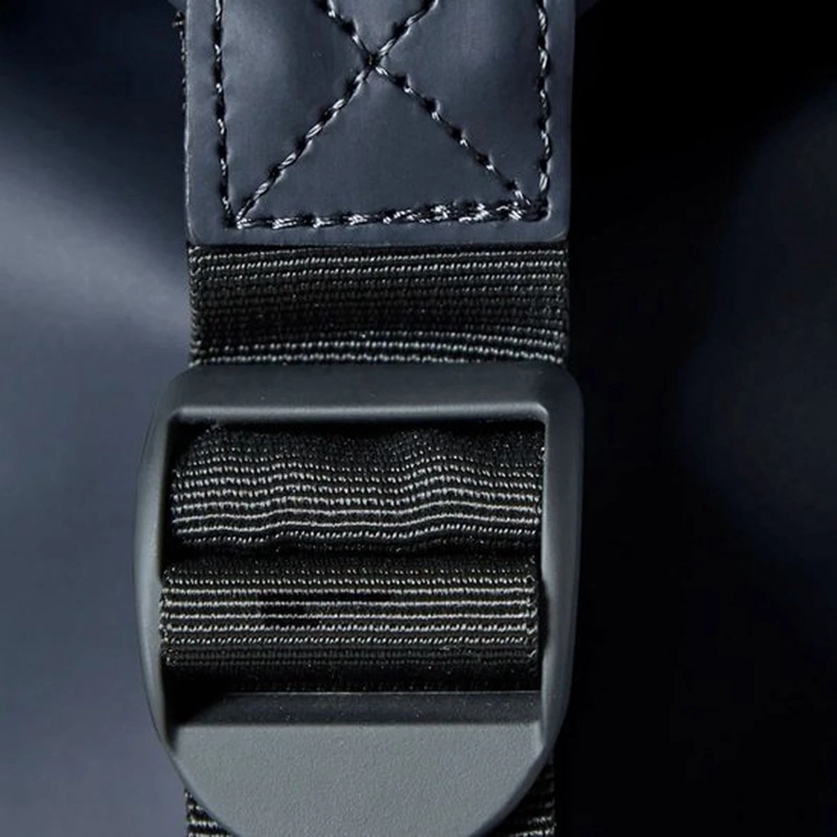 Rains Weekendtas 37 Liter - Navy 6 Rains Weekendtas 37 Liter - Navy - Afbeelding 4