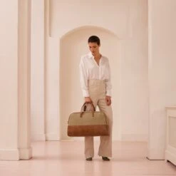 SUITSUIT - Fab Seventies - Cuban Sand - Weekender 13 SUITSUIT - Fab Seventies - Cuban Sand - Weekender -Voyago Winkel 1200x1200 2804