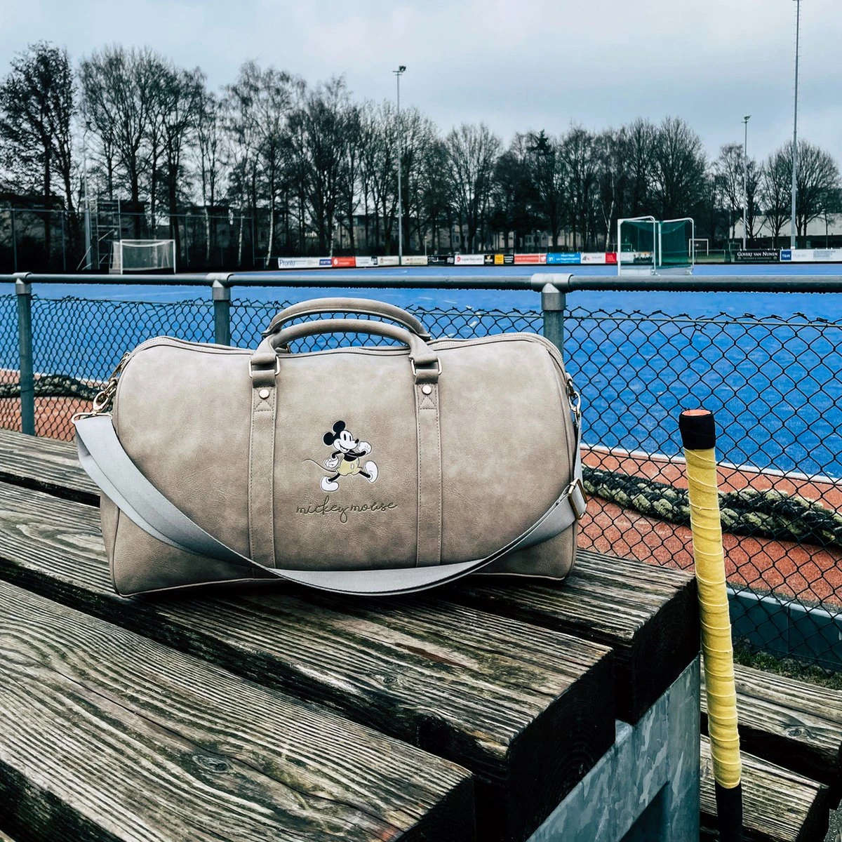 Disney Weekendtas Mickey Mouse 28 Liter Polyurethaan Taupe 5 Disney Weekendtas Mickey Mouse 28 Liter Polyurethaan Taupe - Afbeelding 3