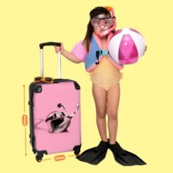 NoBoringSuitcases.com® Koffer Groot - Slak - Roze - Meisjes - Racen - Trolley Koffer Met TSA-slot - Met Wielen - 90 Liter - Reiskoffer - 66 Cm -Voyago Winkel 1200x1200 302