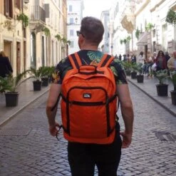 CabinMax Metz Reistas– Handbagage 30L - Rugzak – Backpack - 45x35x20cm – Lichtgewicht - Oranje (MZ 300) -Voyago Winkel 1200x1200 3109