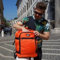 CabinMax Metz Reistas– Handbagage 30L - Rugzak – Backpack - 45x35x20cm – Lichtgewicht - Oranje (MZ 300) -Voyago Winkel 1200x1200 3110