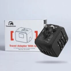 TravelHawk Universele Wereldstekker Met USB-C En 3 USB Poorten - Reisstekker - Internationale Reisstekker Voor 150+ Landen - Amerika (USA) - Engeland (UK) - Australië - Azië - Zuid Amerika - Afrika - Wereldstekkers - Zwart -Voyago Winkel 1200x1200 3273