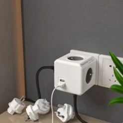 DesignNest PowerCube ReWirable DUO USB Reisstekker - Reis Adapter - 4 Stopcontacten Type E - 2 USB Laders - 4x Wereld Reis Plug - Wit/Grijs - Wereld Stekker -Voyago Winkel 1200x1200 3293
