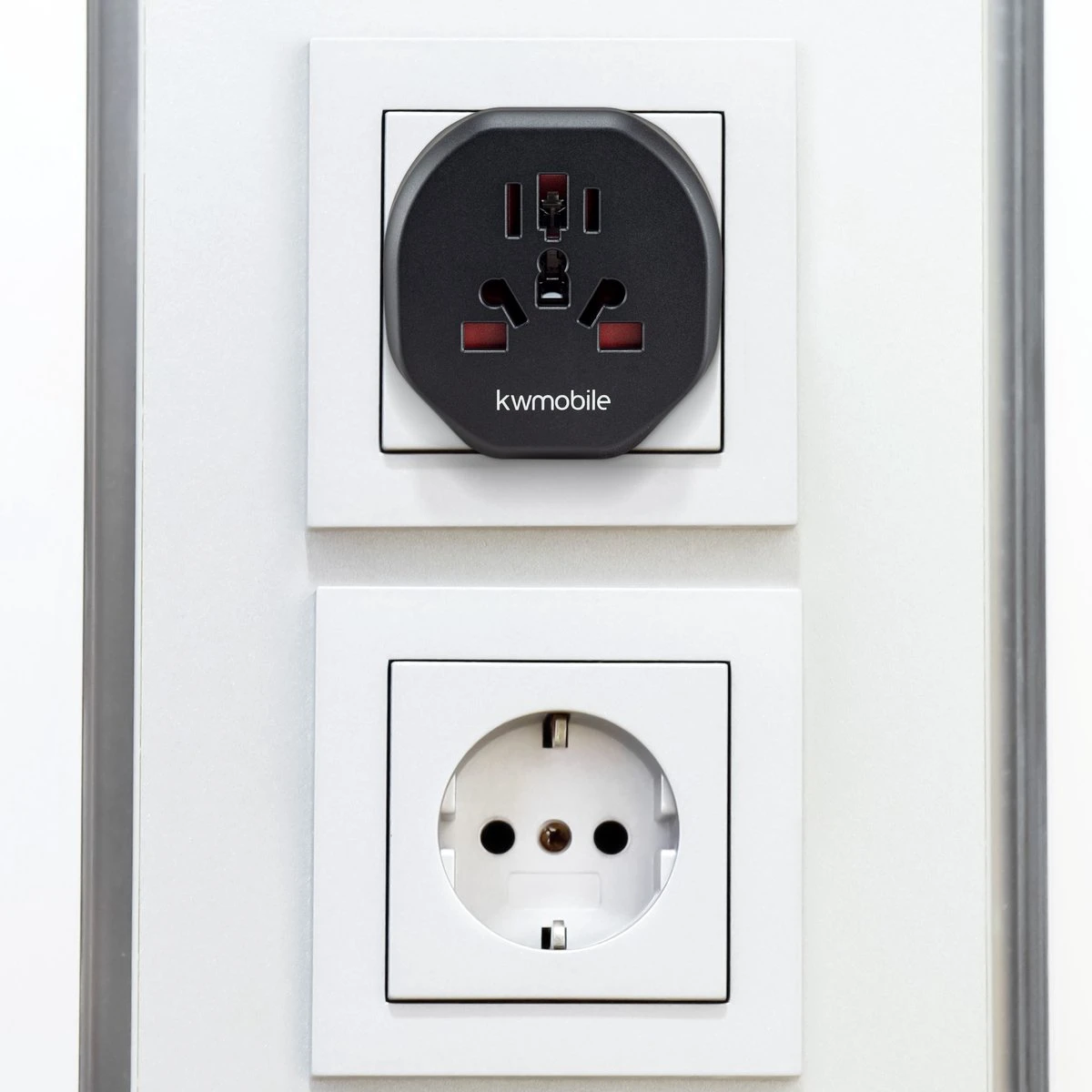 Kwcommerce Reisstekker UK Naar EU – Geschikt Voor Stopcontacten Type C, E En F - Set Van 2 Stuks - Reisadapters - Zwart 16 Kwcommerce Reisstekker UK Naar EU – Geschikt Voor Stopcontacten Type C, E En F - Set Van 2 Stuks - Reisadapters - Zwart - Afbeelding 14