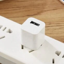 Merkloos USB USA Reisstekker Voor Amerika - Compact Formaat USB Stekker - EU Naar VS - Lichtgewicht - 1 Stuk - Wit -Voyago Winkel 1200x1200 3334