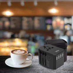 TenTravel Universele Wereldstekker + Etui - USB-C En 4 USB Poorten - 170+ Landen - 2000W - Internationale Reisstekker - O.a. Amerika, Engeland, Italie En Zuid-Afrika - Zwart -Voyago Winkel 1200x1200 3407