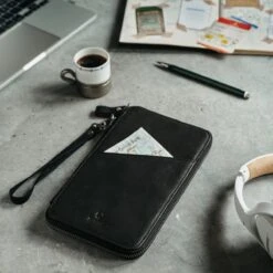 DONBOLSO Travel Organiser Orlando 2021 I Premium Lederen Paspoortkoffer I Paspoortkoffer Voor Paspoort, ID, Boarding Cards, Reisdocumenten I Paspoortkoffer I Vintage Zwart -Voyago Winkel 1200x1200 3565