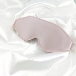 YUBBI Satijnen 3D Slaapmasker - Oogmasker - Verduisterend - Reismasker - Ergonomisch - Licht Roze -Voyago Winkel 1200x1200 3585
