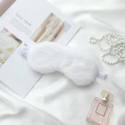 Merkloos Dames Slaapmasker Wit Pluche Wollig | Reismasker Met Vacht | Oogmasker Vrouwen - Dames - Tieners | Reizen