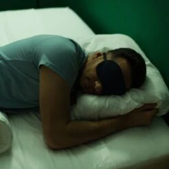 Apeiron Slaapmasker Met Opbergzakje Voor Mannen En Vrouwen - Luxe 3D Oogmasker - Traagschuim - 100% Verduisterend - Zwart -Voyago Winkel 1200x1200 3888