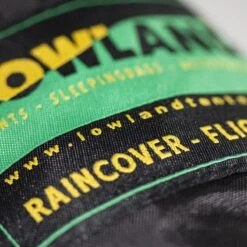 LOWLAND OUTDOOR Raincover Flightbag - Waterdicht PU-Oxford Nylon <85 Liter - 304gr 15 LOWLAND OUTDOOR Raincover Flightbag - Waterdicht PU-Oxford Nylon <85 Liter - 304gr -Voyago Winkel 1200x1200 3992