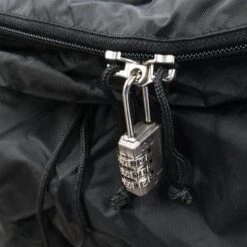 LOWLAND OUTDOOR Raincover Flightbag - Waterdicht PU-Oxford Nylon <85 Liter - 304gr 17 LOWLAND OUTDOOR Raincover Flightbag - Waterdicht PU-Oxford Nylon <85 Liter - 304gr -Voyago Winkel 1200x1200 3994