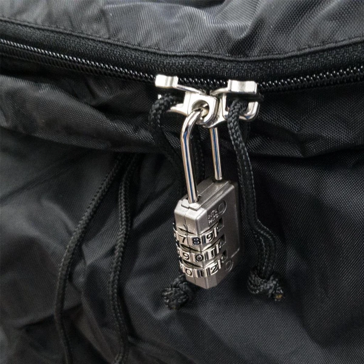 LOWLAND OUTDOOR Raincover Flightbag - Waterdicht PU-Oxford Nylon <85 Liter - 304gr 9 LOWLAND OUTDOOR Raincover Flightbag - Waterdicht PU-Oxford Nylon <85 Liter - 304gr - Afbeelding 7