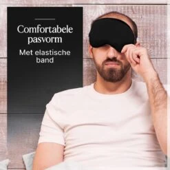 SIMIA™ Premium Zijden Slaapmasker + Opbergzakje - 100% Verduisterend Oogmasker - Verstelbaar - Blinddoek - Zijdezacht - Anti-Rimpel - Cadeau Tip - Zwart -Voyago Winkel 1200x1200 4309