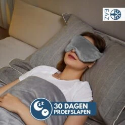 EAZ Verzwaard Slaapmasker - Oogmasker Slaap - Verwarmen En Koelen - Slaapmasker Vrouwen En Mannen - Ontspanning - Migraine - Incl. Luxe Bewaarhoes - Cadeau -Voyago Winkel 1200x1200 4390