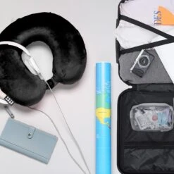 TRVLMORE Nekkussen - Reiskussen Voor Vliegtuig En Auto - U Vorm - Memory Foam - Zwart 23 TRVLMORE Nekkussen - Reiskussen Voor Vliegtuig En Auto - U Vorm - Memory Foam - Zwart -Voyago Winkel 1200x1200 4605