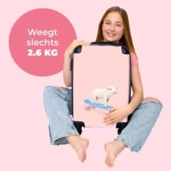 NoBoringSuitcases.com® Kinderkoffer - Trolley Kinderen - Varken - Roze - Skateboard - Kinderen - Meisje - Koffer Dieren - Past Binnen 55x40x20 Cm En 55x35x25 Cm - Reiskoffer Met Wielen -Voyago Winkel 1200x1200 47
