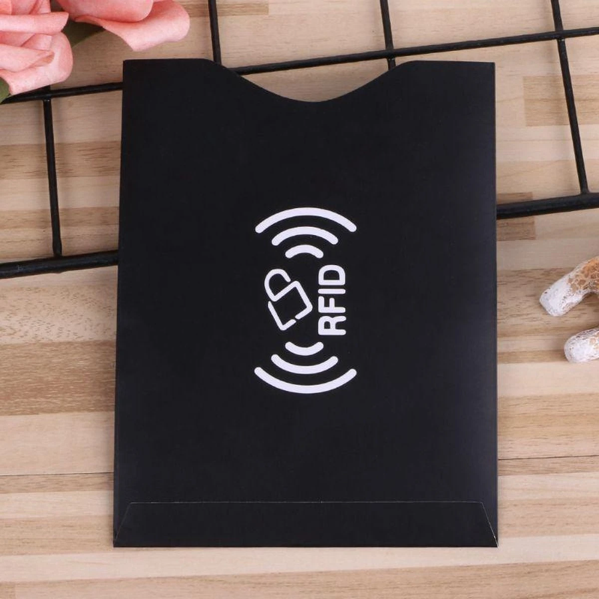 Merkloos Paspoort Protector RFID 3 Merkloos Paspoort Protector RFID