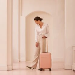 SUITSUIT - Fab Seventies - Coral Cloud - Handbagage (55 Cm) 13 SUITSUIT - Fab Seventies - Coral Cloud - Handbagage (55 Cm) -Voyago Winkel 1200x1200 669