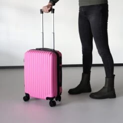 Handbagage Koffer 55cm Roze 4 Wielen Trolley Met Pin Slot -Voyago Winkel 1200x1200 676
