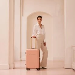 SUITSUIT - Fab Seventies - Coral Cloud - Reiskoffer (66 Cm) -Voyago Winkel 1200x1200 815