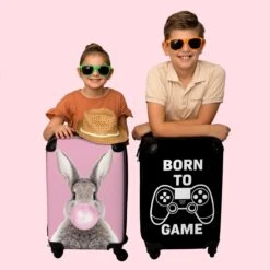 NoBoringSuitcases.com® Koffer - Quote - Gaming - Controller - Boys - Past Binnen 55x40x20 Cm En 55x35x25 Cm - Handbagage - Trolley - Fotokoffer - Cabin Size - Print -Voyago Winkel 1200x1200 980