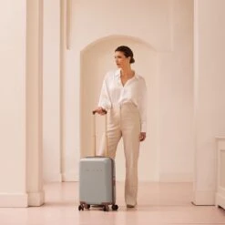 SUITSUIT - Fab Seventies - Limestone - Handbagage (55 Cm) -Voyago Winkel 1200x1200 994