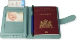 Casemania Paspoort Hoes - Paspoorthouder - Luxe Beschermhoes Voor Paspoort & Kaarthouder - Licht Blauw -Voyago Winkel 1200x632 3