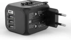 AMS® Universele Wereldstekker Met 1x USB-C En 3x USB Poorten - Reisstekker - Wereldstekker - Internationale Reisstekker Voor 150+ Landen - Reizen - Amerika (USA) - Engeland (UK) - Australië - Azië - Zuid Amerika - Afrika – Reis Adapter En Oplader -Voyago Winkel 1200x680 2