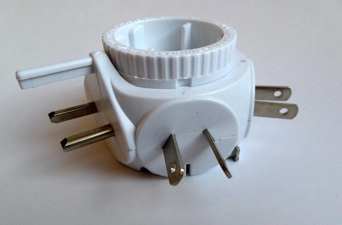 Benson Universele Wereldstekker 8 Benson Universele Wereldstekker - Afbeelding 6