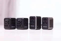 Verbatim UTA-04 Universal Travel Adapter With -Voyago Winkel 1200x799 28
